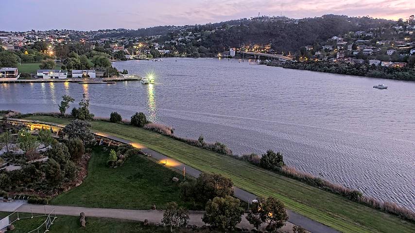 Tiesioginis kameros kanalas iš Tamar Estuary Launceston, Tasmania