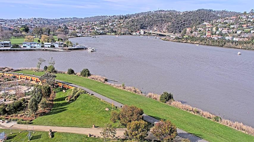 Live camera feed from Tamar Estuary in Launceston, Tasmania