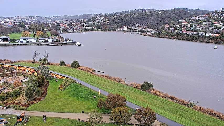 Live camera feed from Tamar Estuary in Launceston, Tasmania