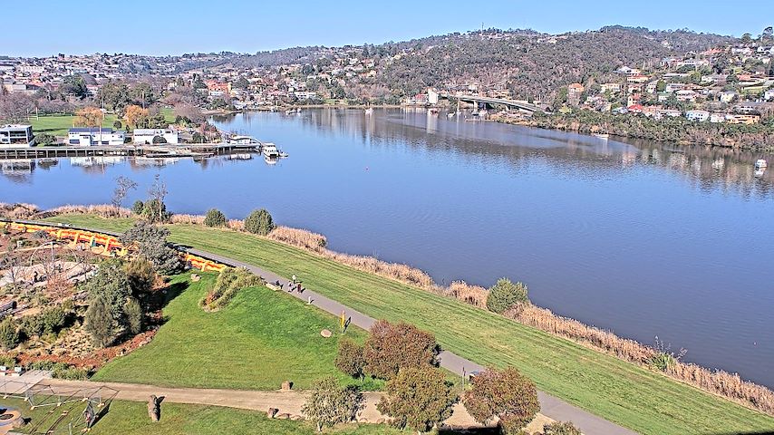 Live camera feed from Tamar Estuary in Launceston, Tasmania
