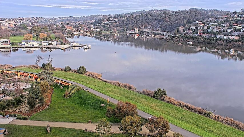 Live camera feed from Tamar Estuary in Launceston, Tasmania