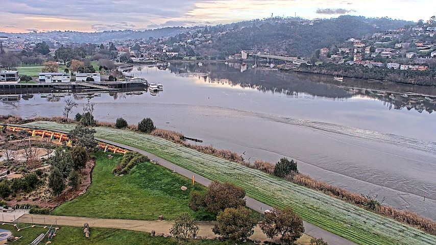 Live camera feed from Tamar Estuary in Launceston, Tasmania
