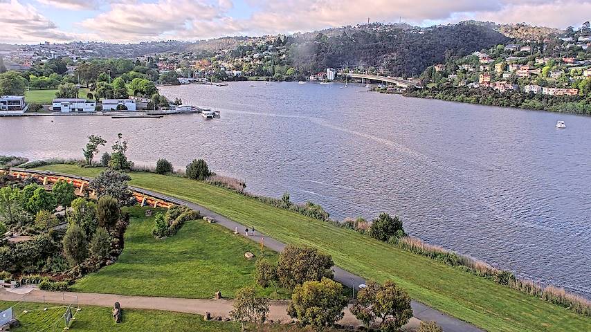 Live camera feed from Tamar Estuary in Launceston, Tasmania