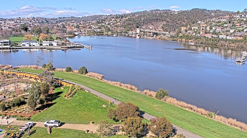 Live camera feed from Tamar Estuary in Launceston, Tasmania