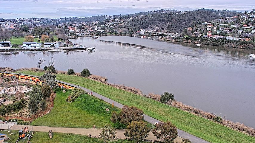 Live camera feed from Tamar Estuary in Launceston, Tasmania