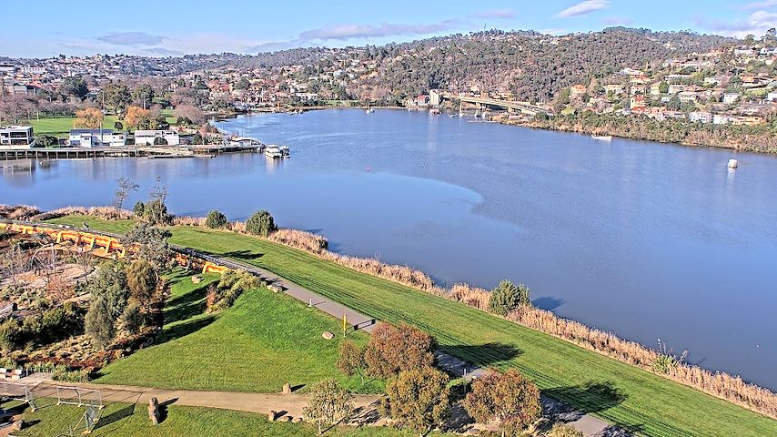 Live camera feed from Tamar Estuary in Launceston, Tasmania