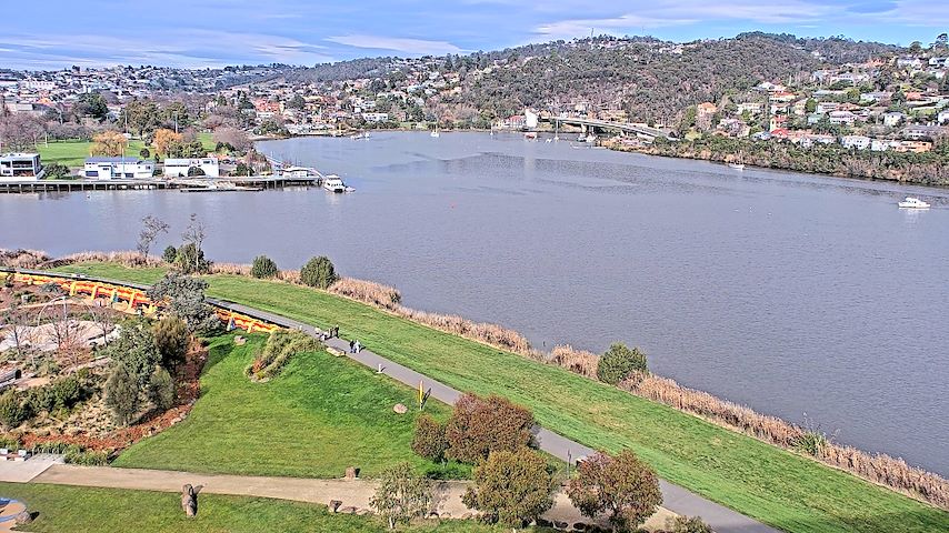 Live camera feed from Tamar Estuary in Launceston, Tasmania