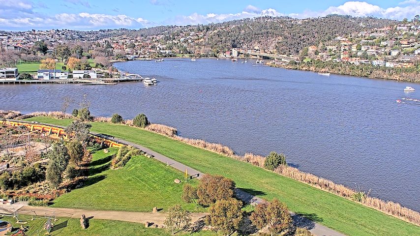 Live camera feed from Tamar Estuary in Launceston, Tasmania