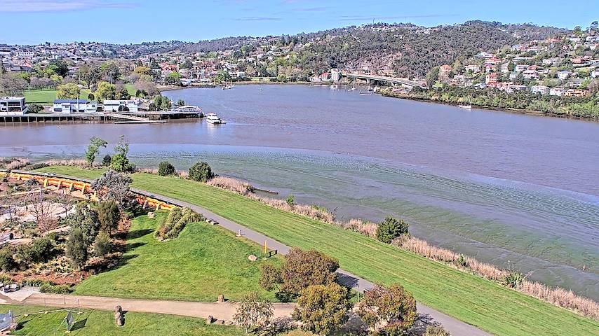 Live camera feed from Tamar Estuary in Launceston, Tasmania