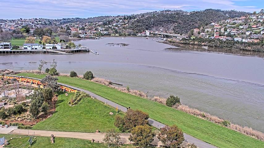 Live camera feed from Tamar Estuary in Launceston, Tasmania