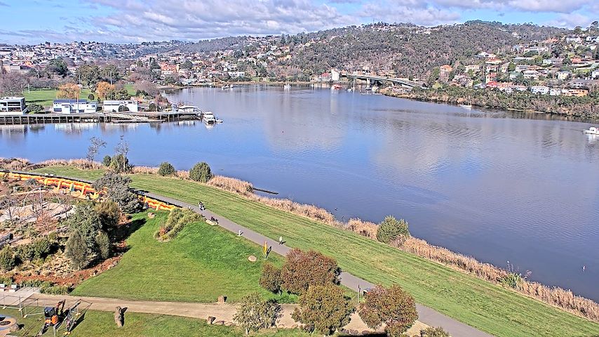 Live camera feed from Tamar Estuary in Launceston, Tasmania
