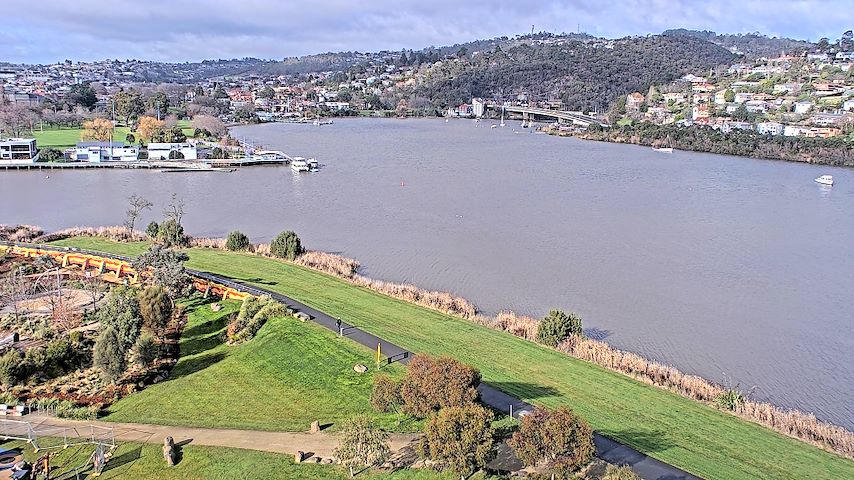 Live camera feed from Tamar Estuary in Launceston, Tasmania