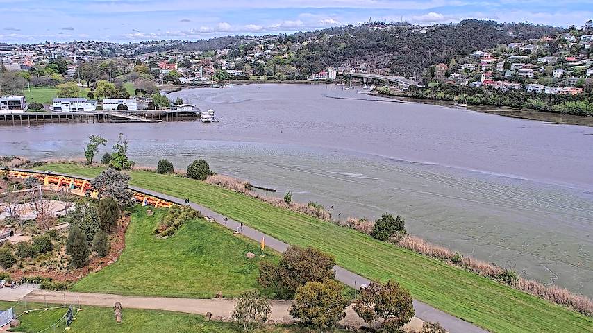 Live camera feed from Tamar Estuary in Launceston, Tasmania