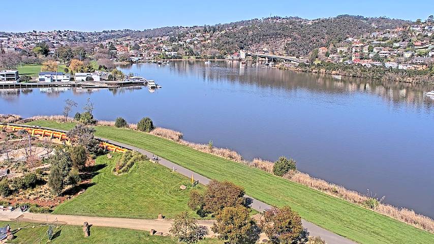 Live camera feed from Tamar Estuary in Launceston, Tasmania