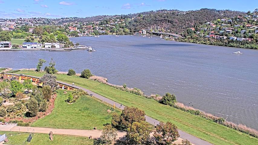 Live camera feed from Tamar Estuary in Launceston, Tasmania