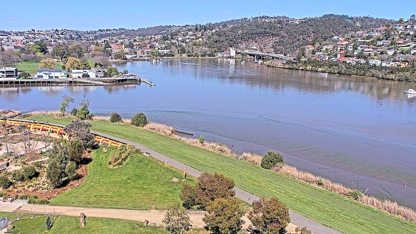 Live camera feed from Tamar Estuary in Launceston, Tasmania