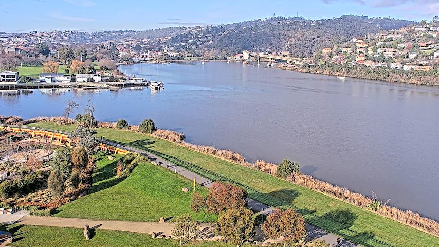 Live camera feed from Tamar Estuary in Launceston, Tasmania