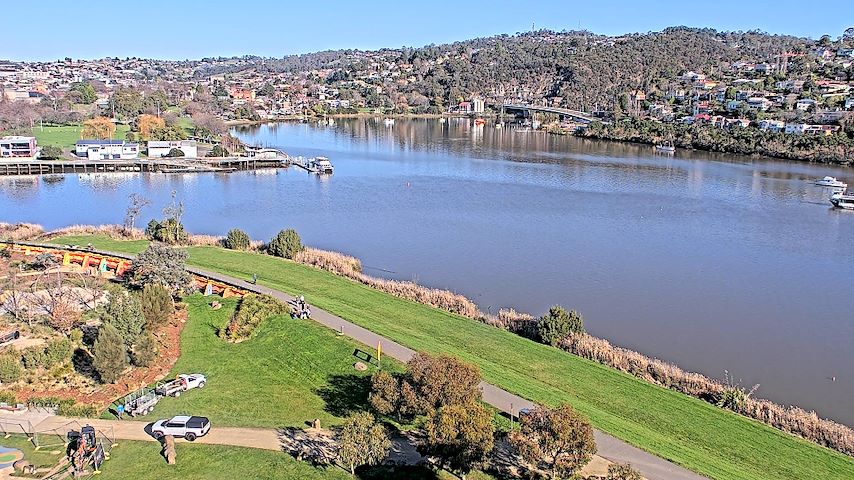 Live camera feed from Tamar Estuary in Launceston, Tasmania