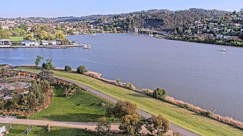 Live camera feed from Tamar Estuary in Launceston, Tasmania