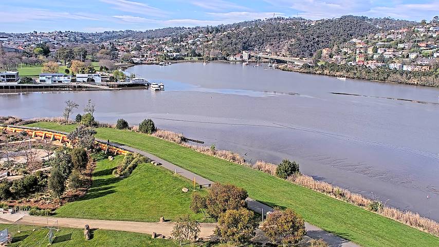 Live camera feed from Tamar Estuary in Launceston, Tasmania