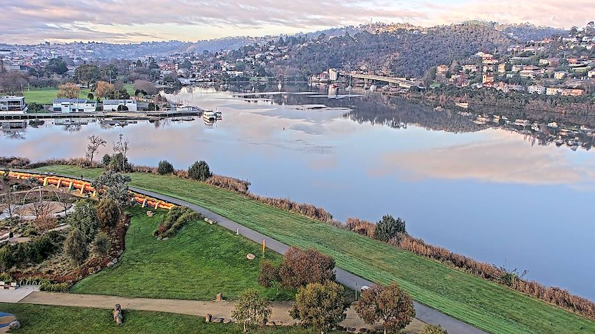 Live camera feed from Tamar Estuary in Launceston, Tasmania