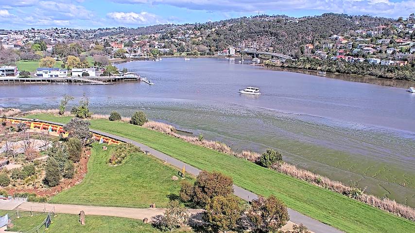 Live camera feed from Tamar Estuary in Launceston, Tasmania