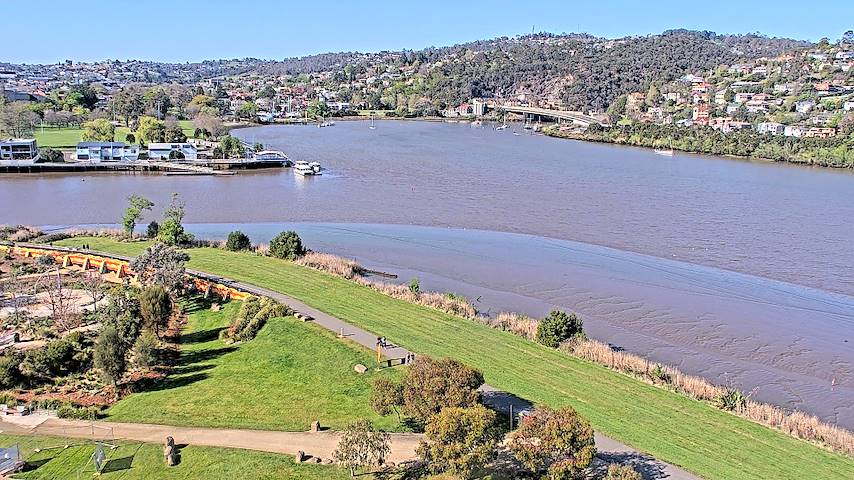 Live camera feed from Tamar Estuary in Launceston, Tasmania