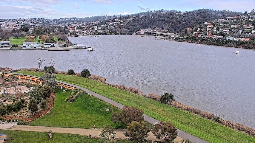 Live camera feed from Tamar Estuary in Launceston, Tasmania