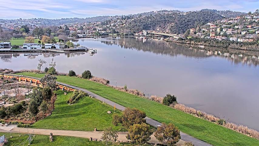 Tiesioginis kameros kanalas iš Tamar Estuary Launceston, Tasmania