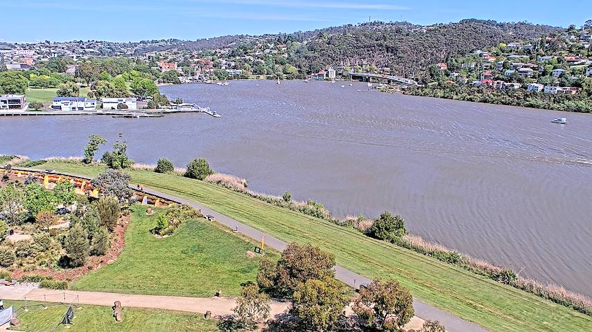 Live camera feed from Tamar Estuary in Launceston, Tasmania