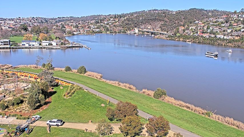 Live camera feed from Tamar Estuary in Launceston, Tasmania