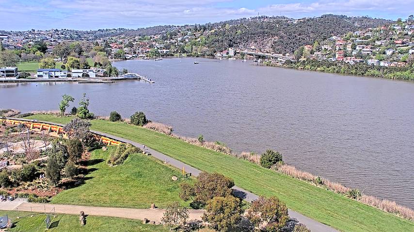 Live camera feed from Tamar Estuary in Launceston, Tasmania