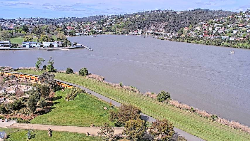 Live camera feed from Tamar Estuary in Launceston, Tasmania