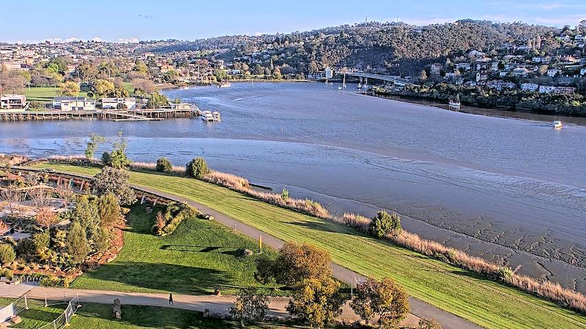Live camera feed from Tamar Estuary in Launceston, Tasmania