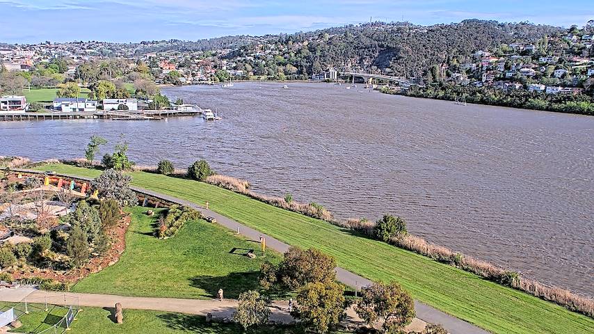 Live camera feed from Tamar Estuary in Launceston, Tasmania