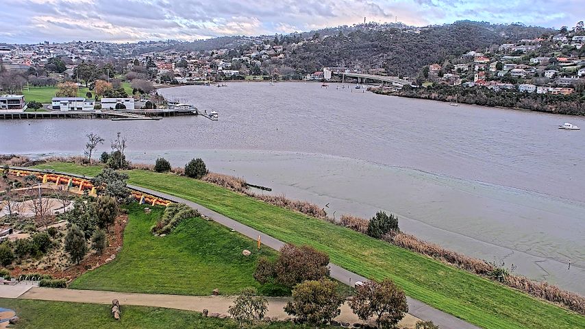 Live camera feed from Tamar Estuary in Launceston, Tasmania