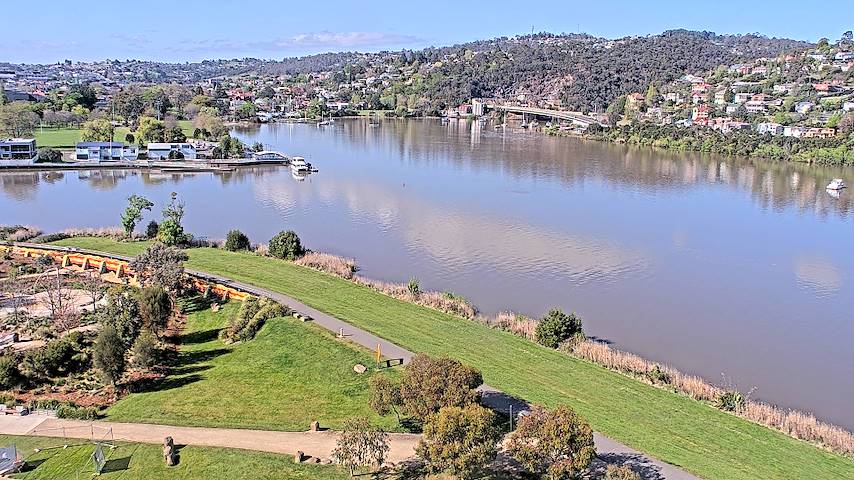 Live camera feed from Tamar Estuary in Launceston, Tasmania