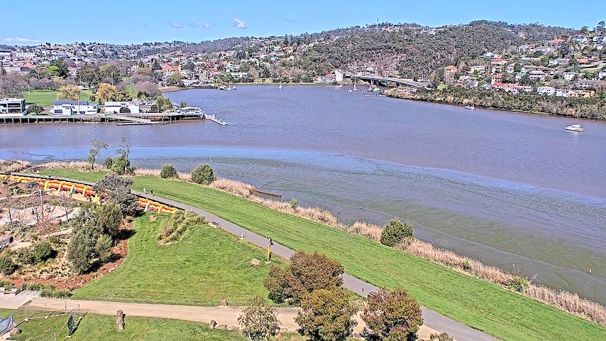 Live camera feed from Tamar Estuary in Launceston, Tasmania
