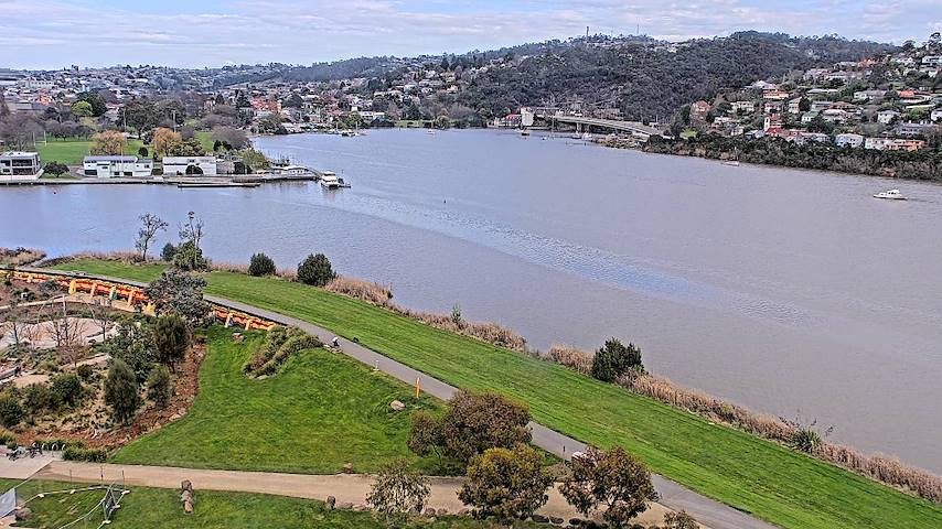 Live camera feed from Tamar Estuary in Launceston, Tasmania