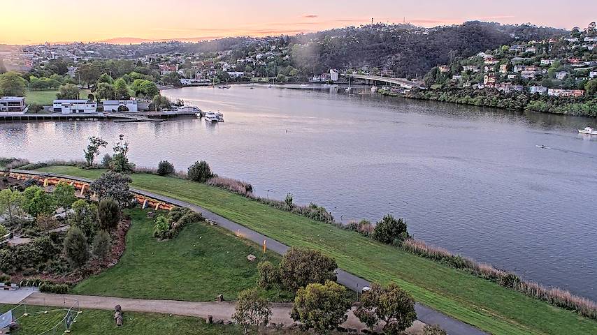 Live camera feed from Tamar Estuary in Launceston, Tasmania