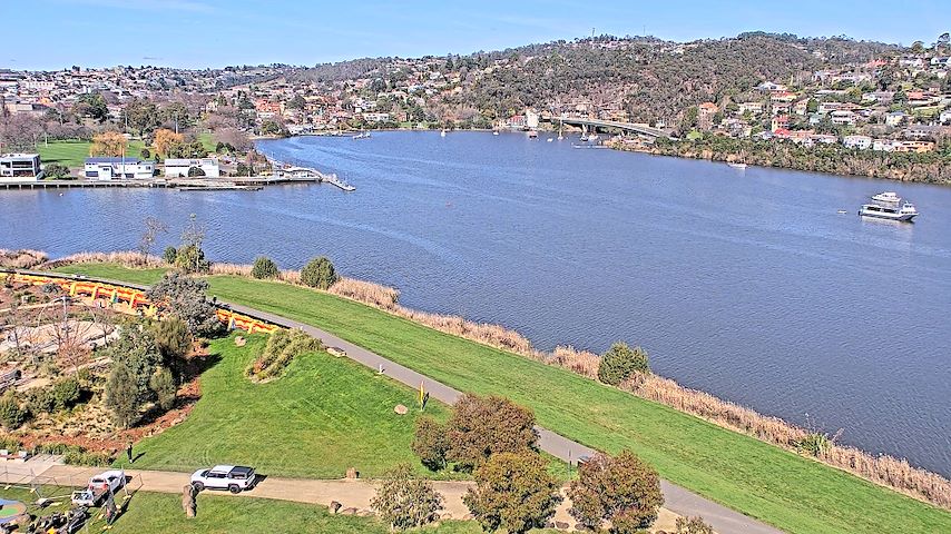 Live camera feed from Tamar Estuary in Launceston, Tasmania