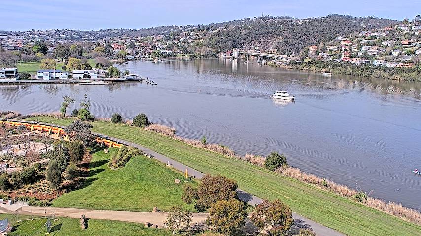 Live camera feed from Tamar Estuary in Launceston, Tasmania