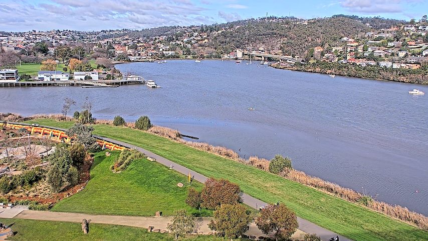 Live camera feed from Tamar Estuary in Launceston, Tasmania