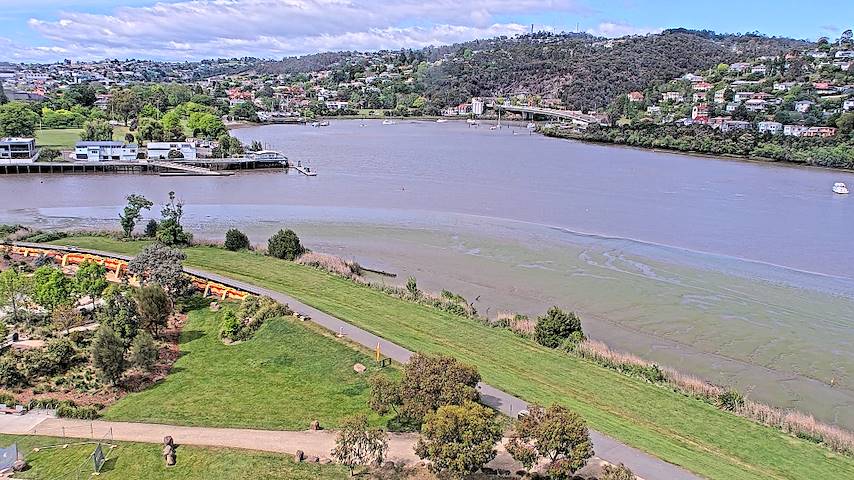Live camera feed from Tamar Estuary in Launceston, Tasmania