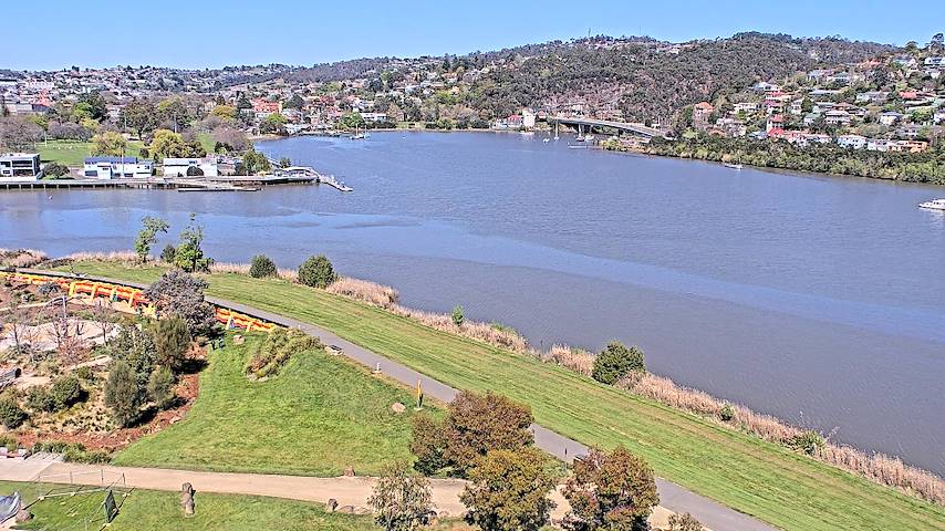 Live camera feed from Tamar Estuary in Launceston, Tasmania