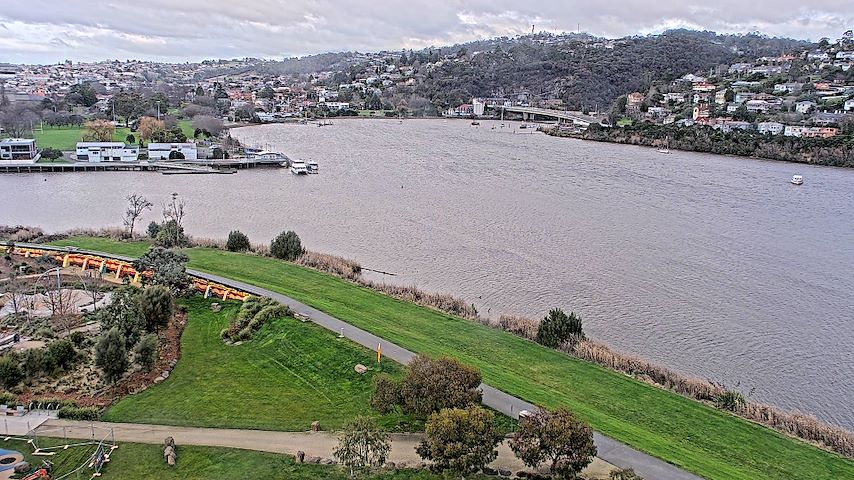 Tiesioginis kameros kanalas iš Tamar Estuary Launceston, Tasmania