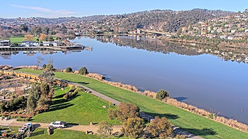 Live camera feed from Tamar Estuary in Launceston, Tasmania