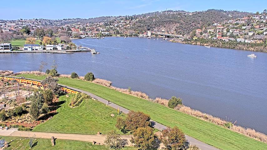 Live camera feed from Tamar Estuary in Launceston, Tasmania