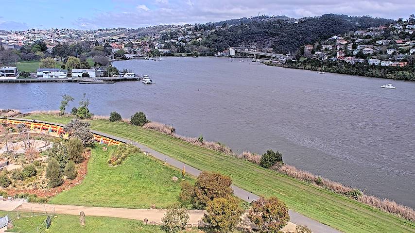 Live camera feed from Tamar Estuary in Launceston, Tasmania