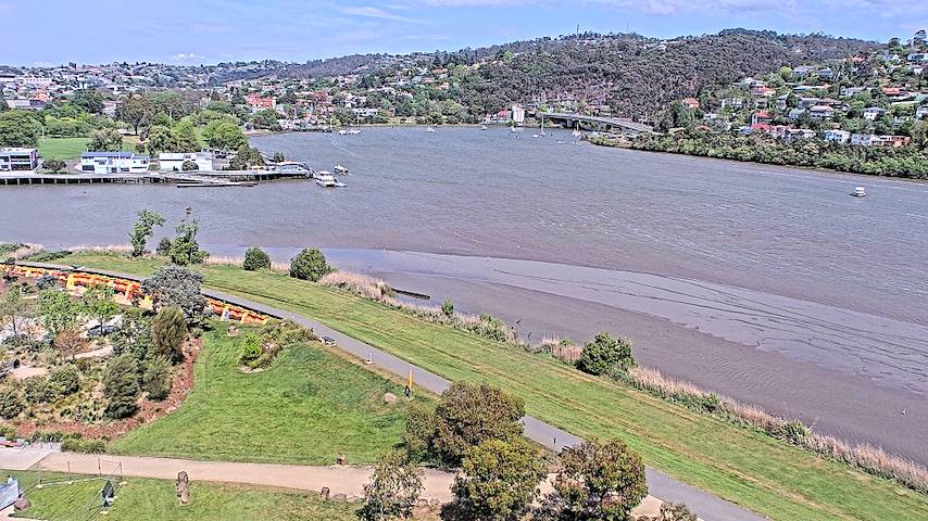 Live camera feed from Tamar Estuary in Launceston, Tasmania